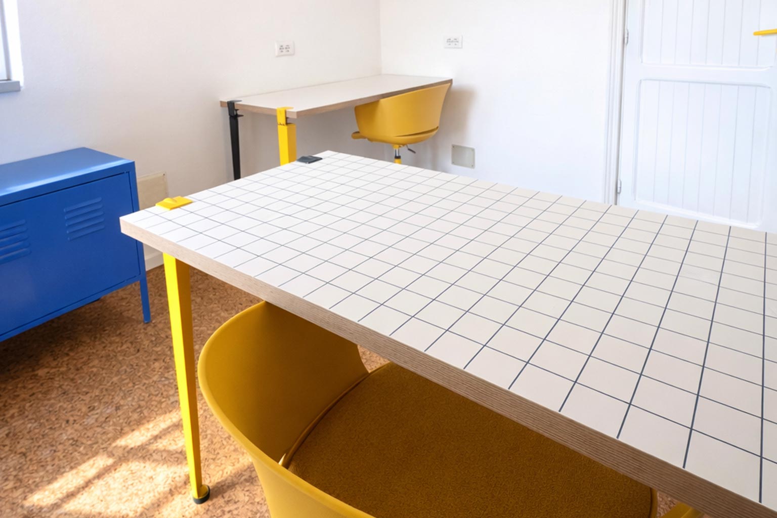 SCRIVANIA IN UFFICIO PRIVATO